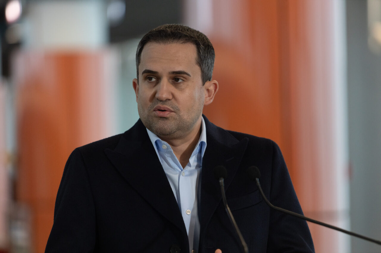 Ministrul Transporturilor anunță investiții de sute de milioane de euro pentru modernizarea transportulului feroviar și rutier