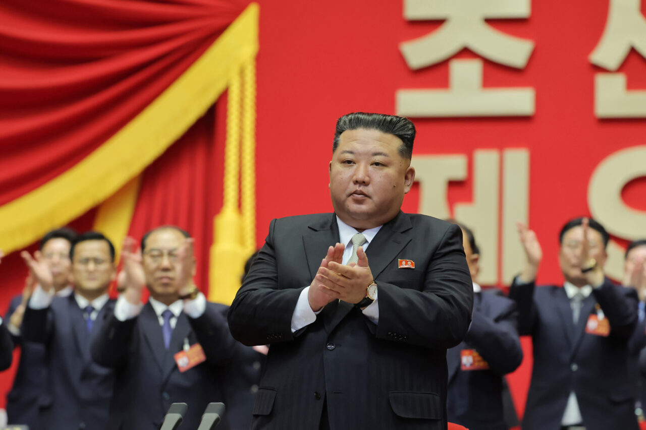 Kim Jong Un își declară sprijinul total și „de neclintit” pentru Rusia. Cooperarea militară dintre Phenian și Moscova se intensifică