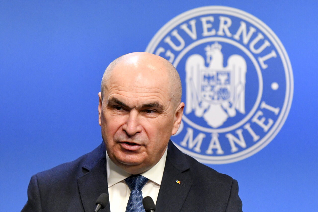 Cum comentează Bolojan ideea limitării circulației mașinilor la 5 zile pe săptămână