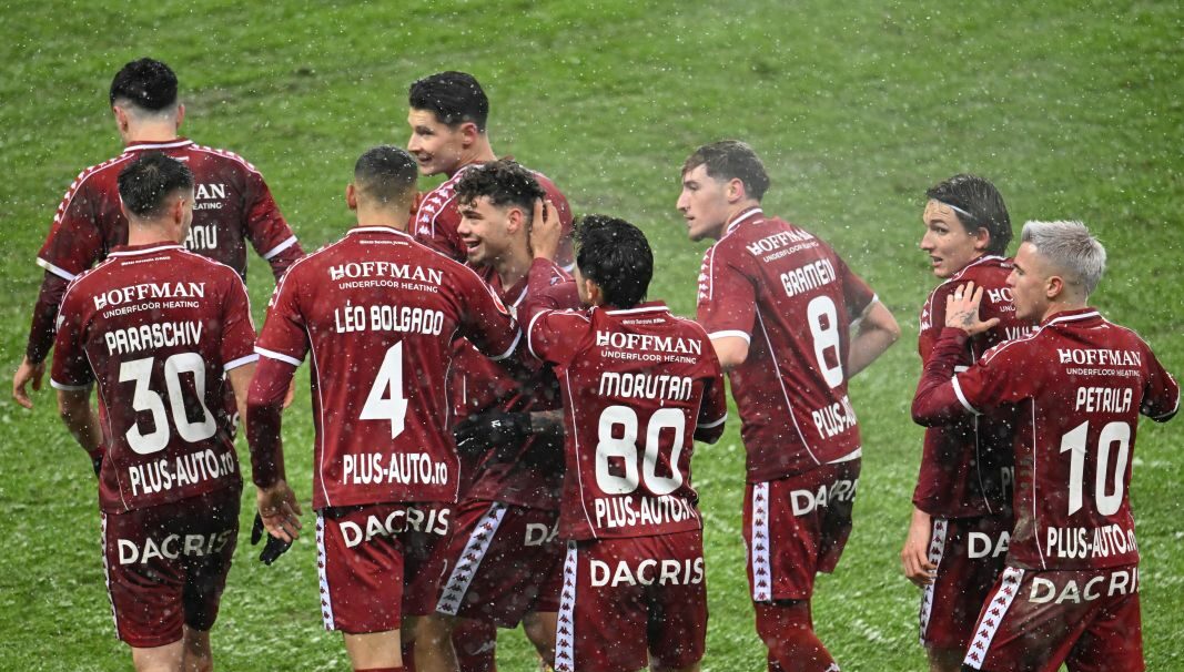 Un titular al Rapidului și-a PRELUNGIT contractul. „Clubul și unul dintre cei mai importanți jucători ai echipei au ajuns la un acord”