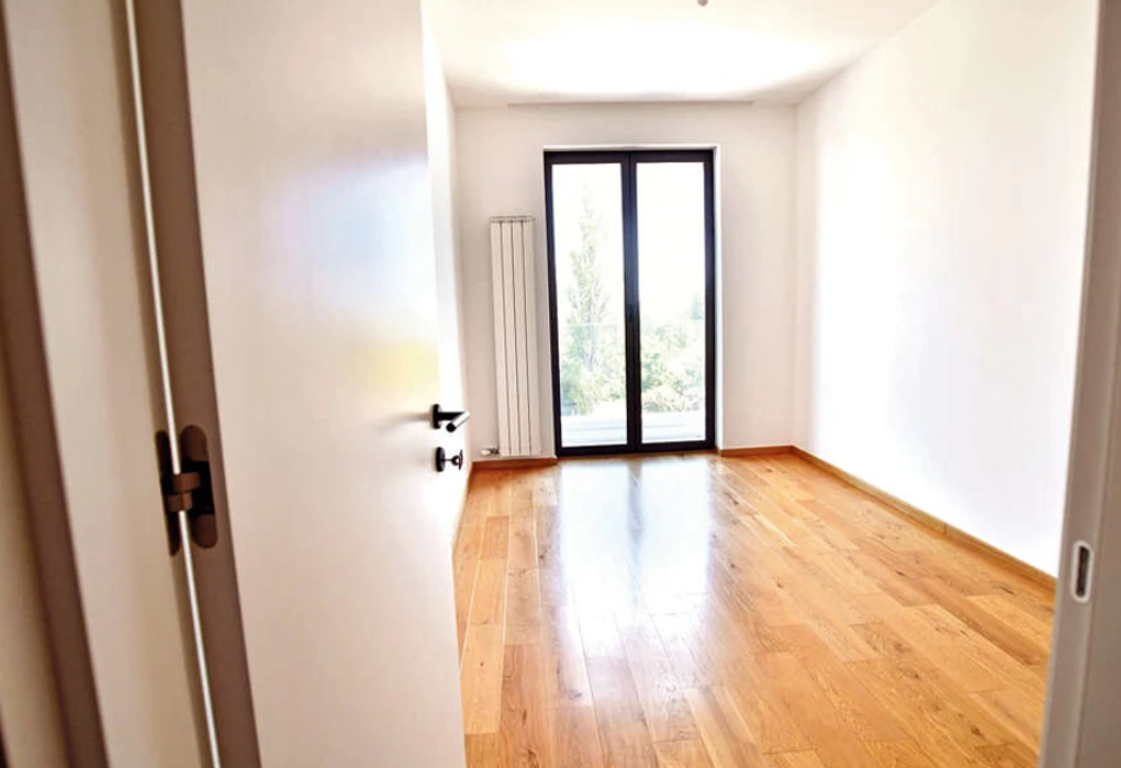 Chiriile din București sau Cluj sunt parfum. Cât plătește un croat pentru un apartament de 18mp într-un oraș industrial din Dalmația