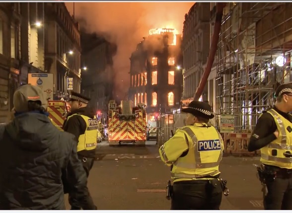 Poza pentru articolul Incendiu devastator lângă Gara Centrală din Glasgow. Cea mai aglomerată stație feroviară din Scoția, închisă pe termen nedeterminat