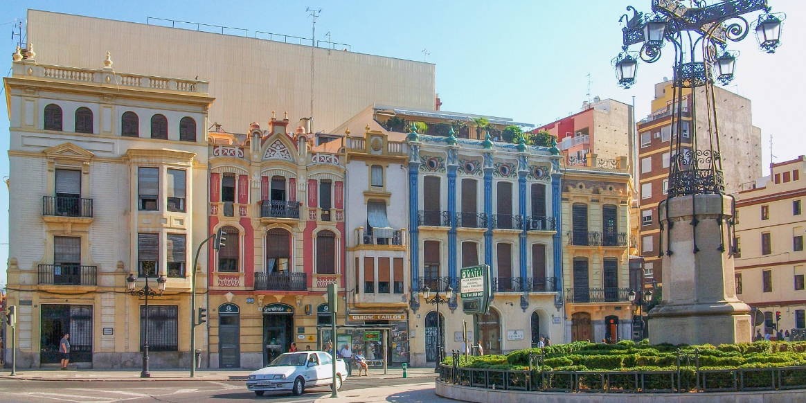 Orașul spaniol considerat „noua Barcelona”. E mai ieftin și are temperaturi de 20 de grade în luna martie