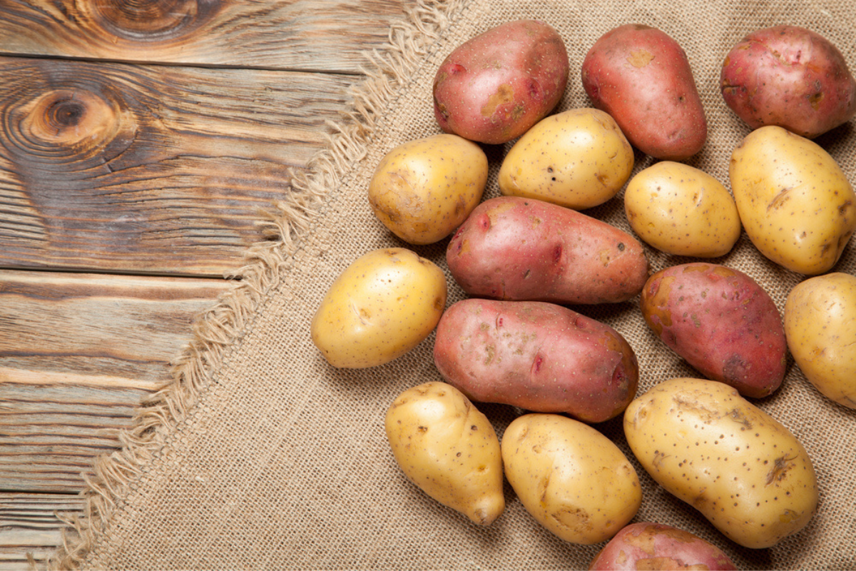 Ce secrete ascund cartofii roșii. Ce știe bucătarul, dar nu și cumpărătorul