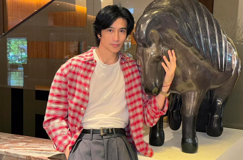 Vampirul din Singapore. Care este secretul „bărbatului care nu îmbătrânește niciodată