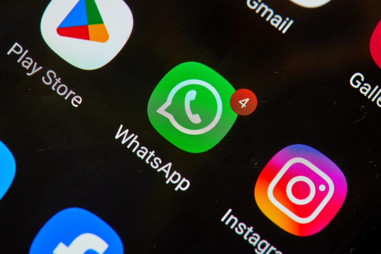 Cum te poți apăra de bombardametul spam al Inteligenței Artificiale? Las-o să sune în gol!