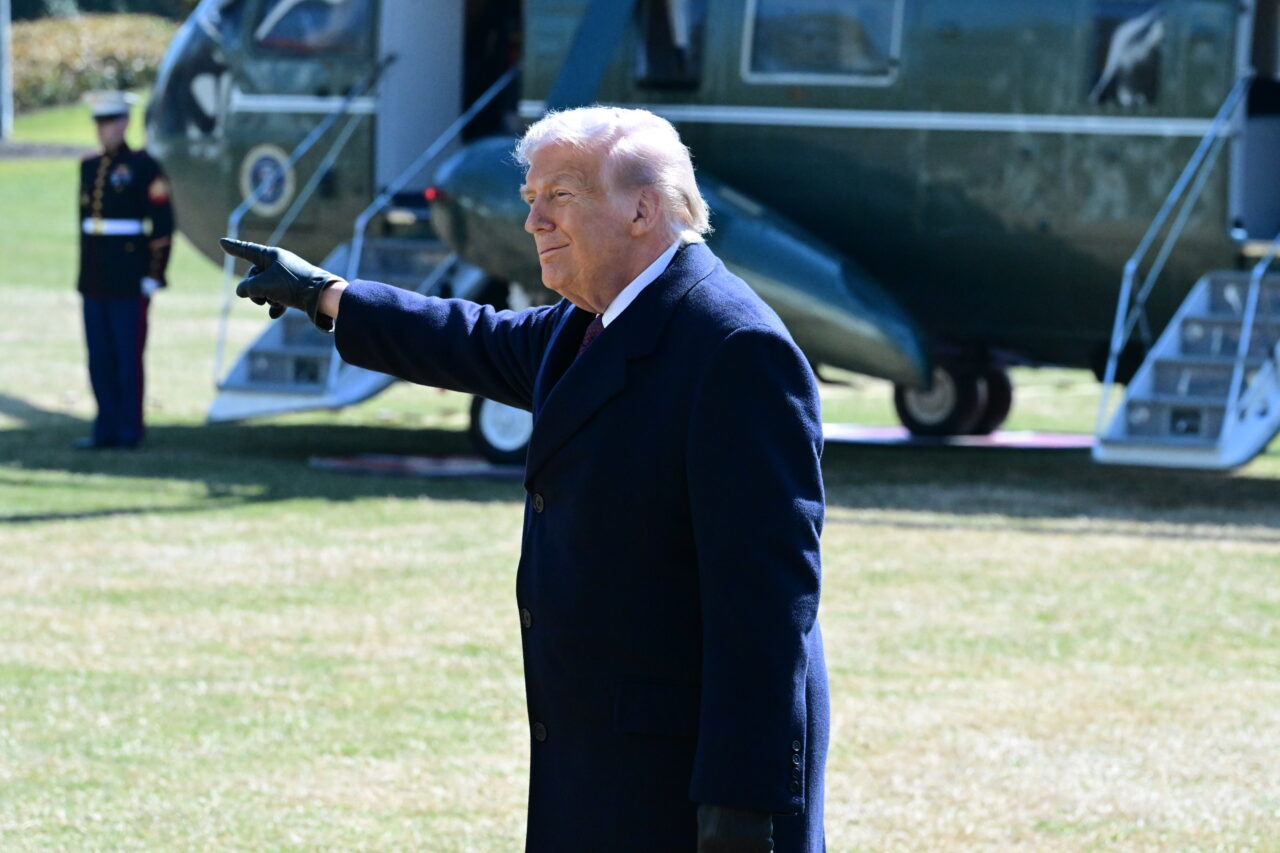 Trump dezvăluie adevărata miză a războiului din Orientul Mijlociu: „Vreau să pun mâna pe petrolul din Iran”