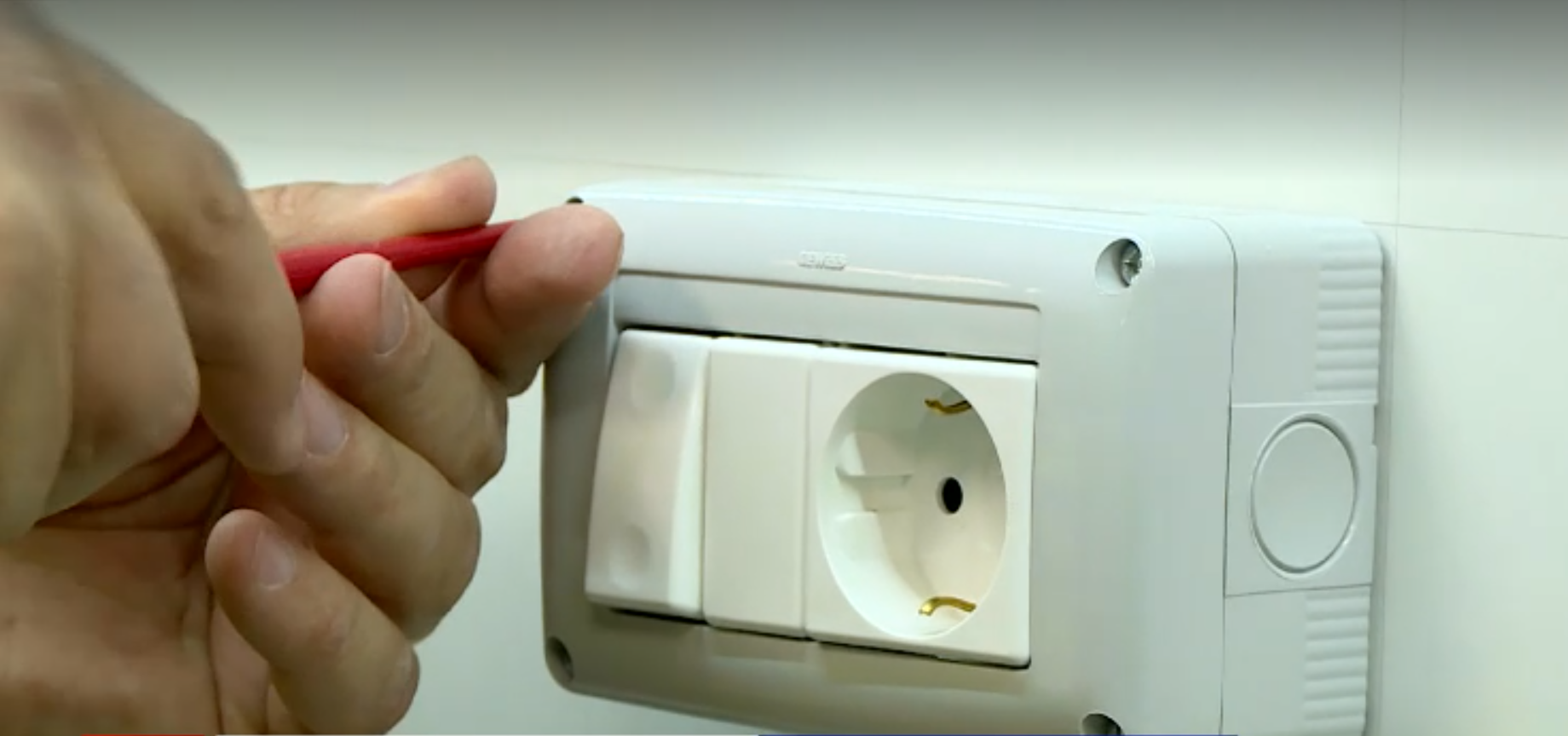 Cât câștigă un electrician acum, în martie 2026