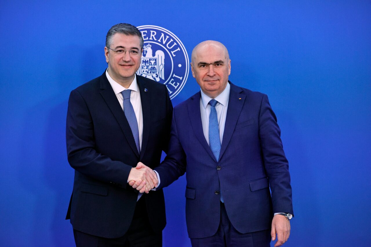 Ilie Bolojan, întâlnire „constructivă” cu Apostolos Tzitzikostas, comisar european pentru Transporturi, la Palatul Victoria. Ce au discutat cei doi