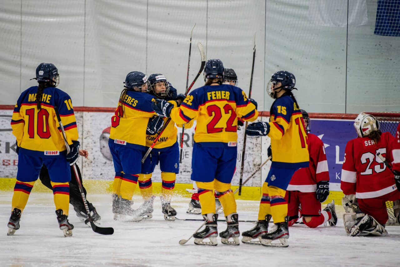 Naționala feminină de hochei pe gheață a câștigat Divizia III/A a Campionatului Mondial