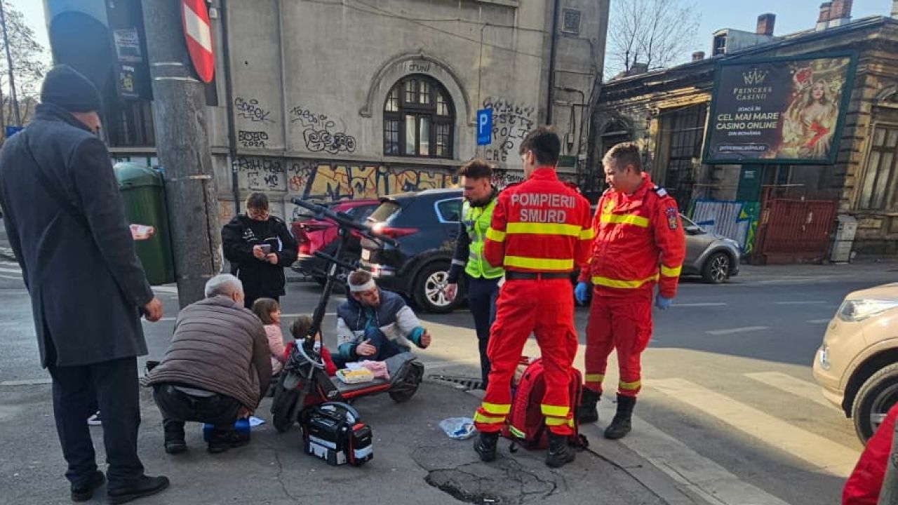 Fostul ministru Ilan Laufer a fost lovit de o mașină în timp ce mergea cu trotineta împreună cu gemenii săi. În ce stare se află cei trei
