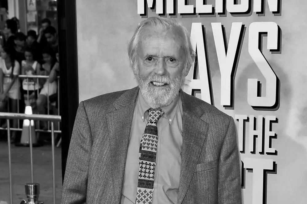 Doliu la Hollywood. A murit Matt Clark, starul din filmul „Înapoi în viitor”