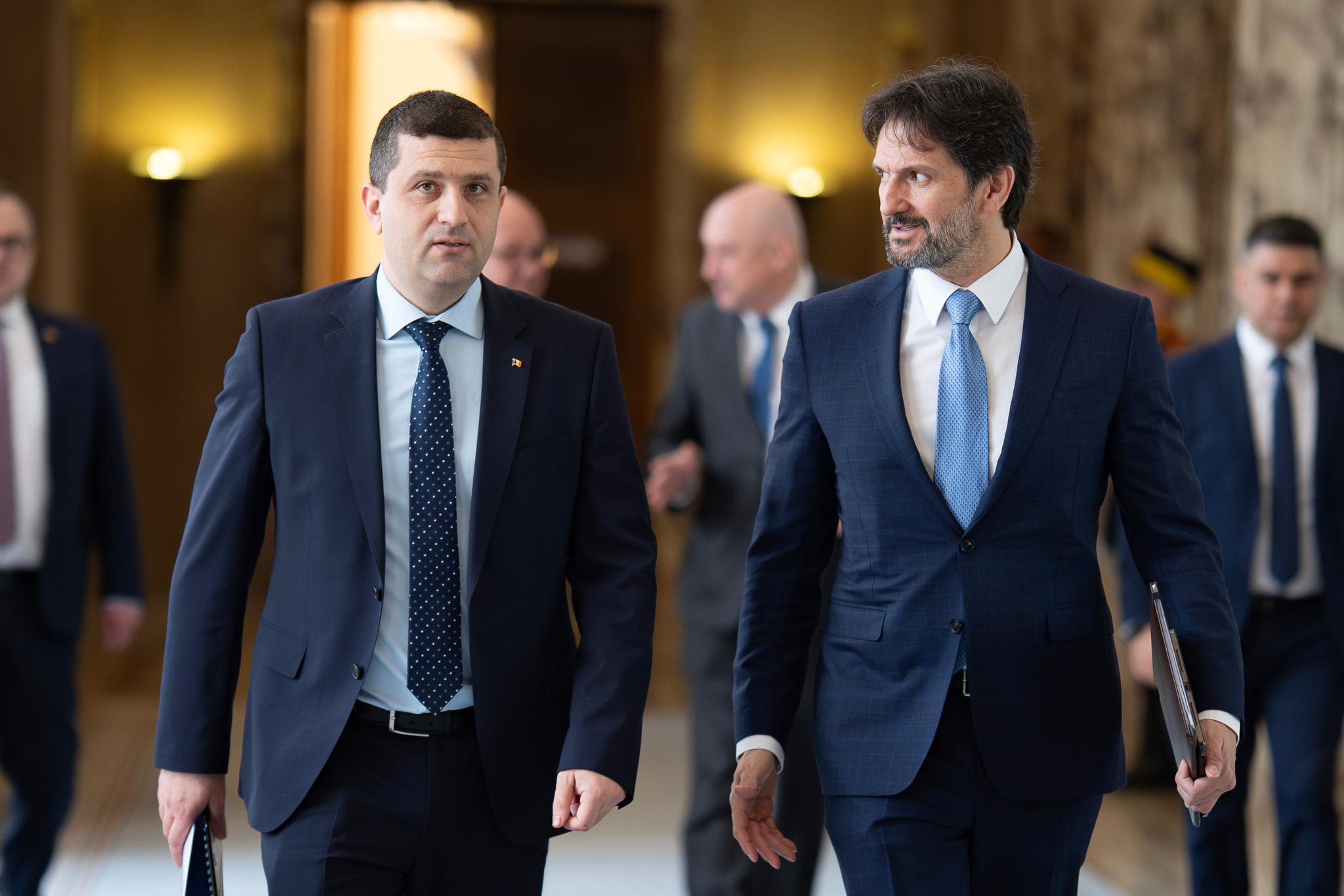 Miniştrii Apărării din România şi Slovacia vor regulament pentru maparea facilităților industriale