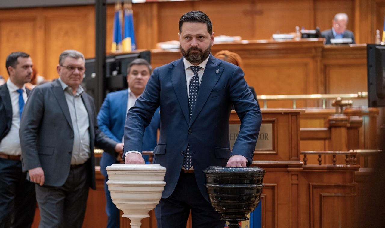 „Uniţi pentru România” iniţiază moţiune de cenzură împotriva Guvernului Bolojan:”Vom continua să punem presiune politică și parlamentară”