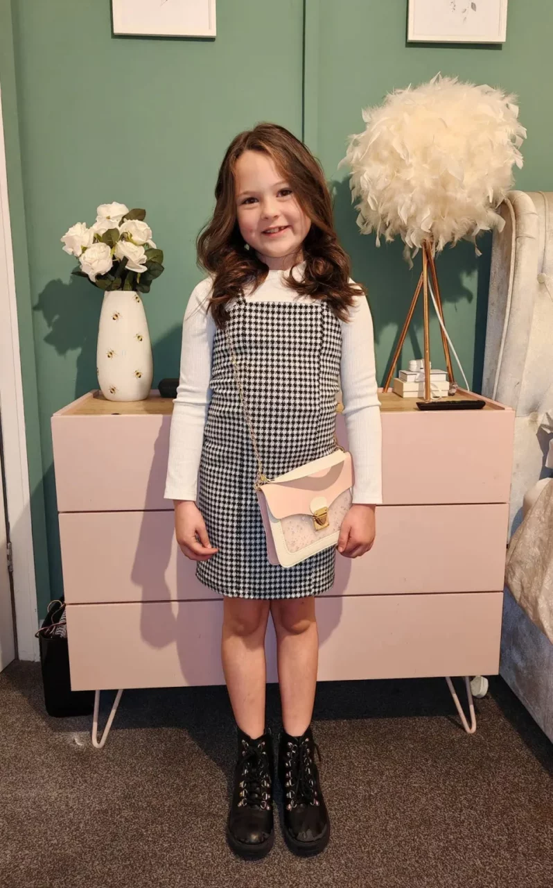 Caz uluitor. Medicii au pus moartea unei fetițe pe seama iPadului