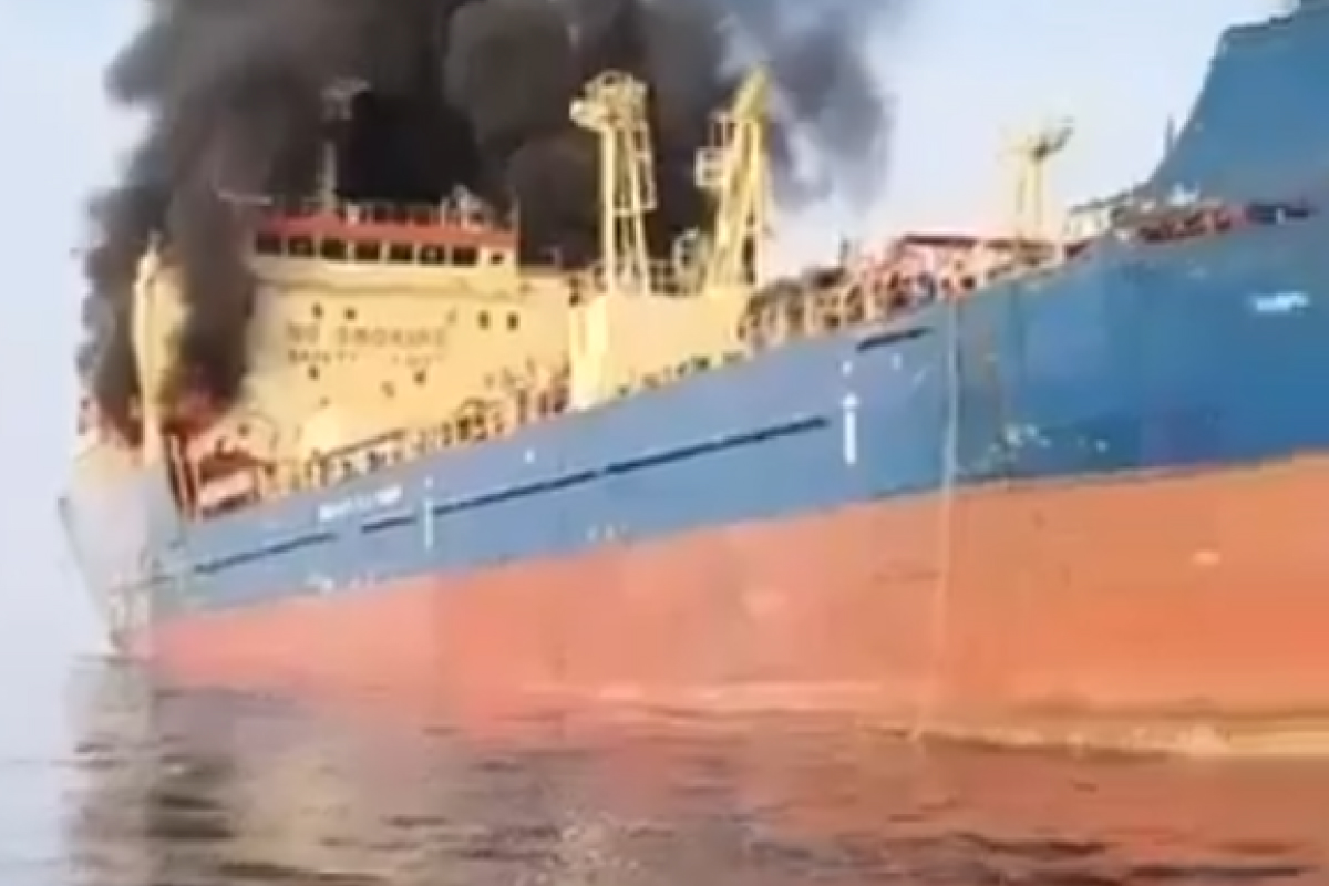 Iranul anunță închiderea strâmtorii Ormuz: „Vom incendia toate navele care forțează intrarea.