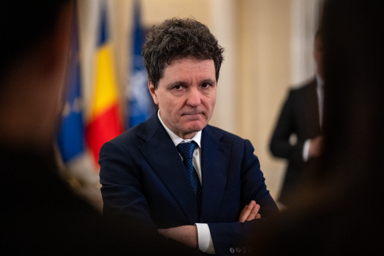 Nicușor Dan, întrebat dacă ar putea să se ajungă la rotativă cu un alt premier: „Eu îmi doresc ca această majoritate parlamentară să continue”