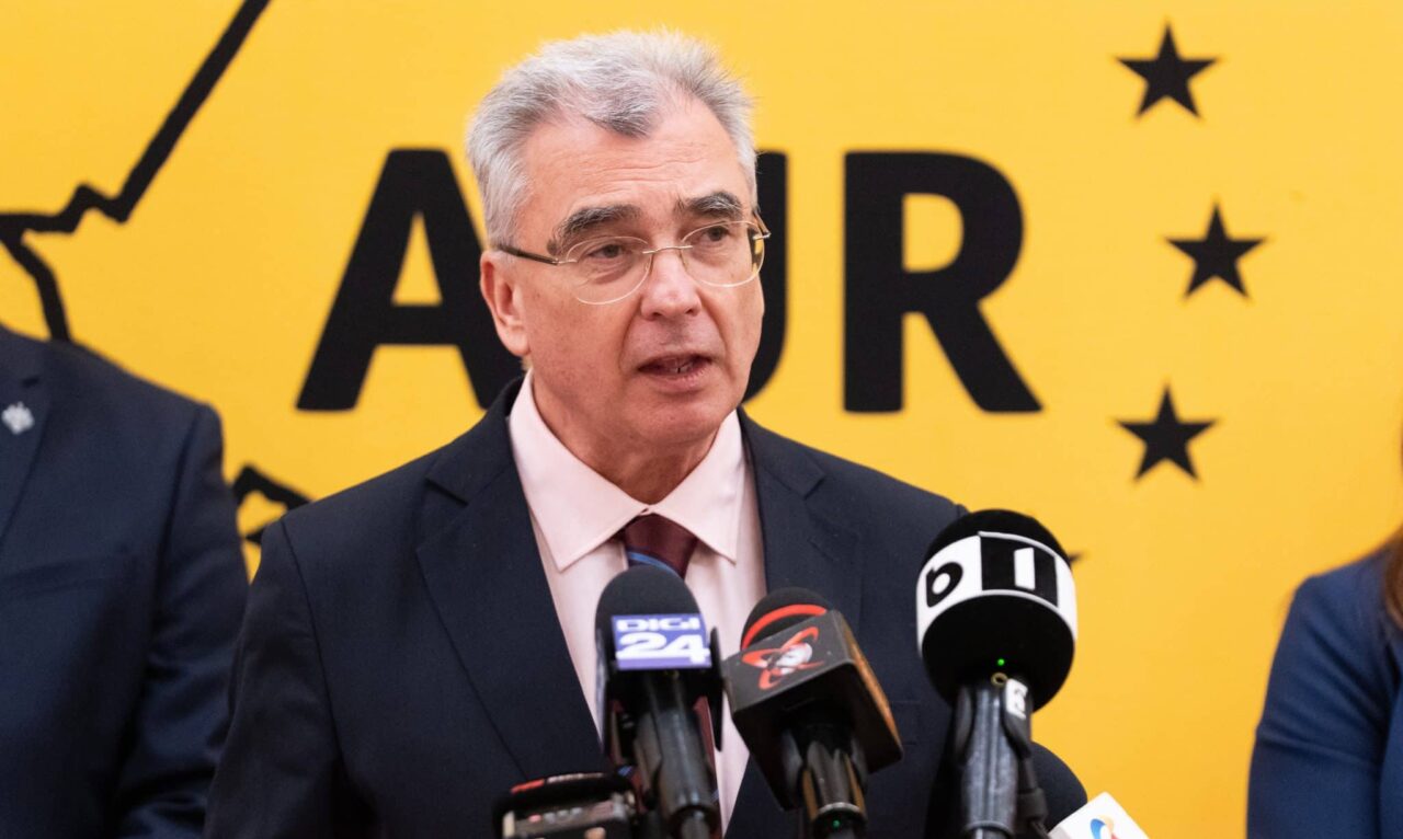 Petrișor Peiu (liderul senatorilor AUR): „Coaliția PSD-PNL-USR-UDMR refuză bursele pentru elevii și studenții români și condamnă o generație întreagă la abandon școlar”