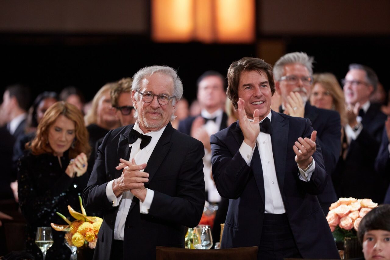 Tom Cruise are un obicei bizar la filmări și Steven Spielberg nu s-a putut abține: „Venea în fiecare dimineață și…”