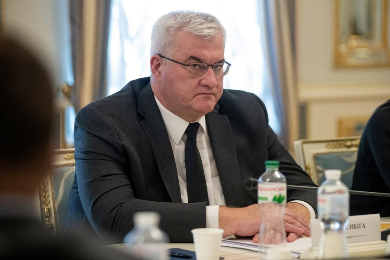 Kievul acuză Budapesta că „a luat ostatici” șapte angajați ai unei bănci, 35.000.000 de euro și 9 kg de aur în tranzit între Austria și Ucraina