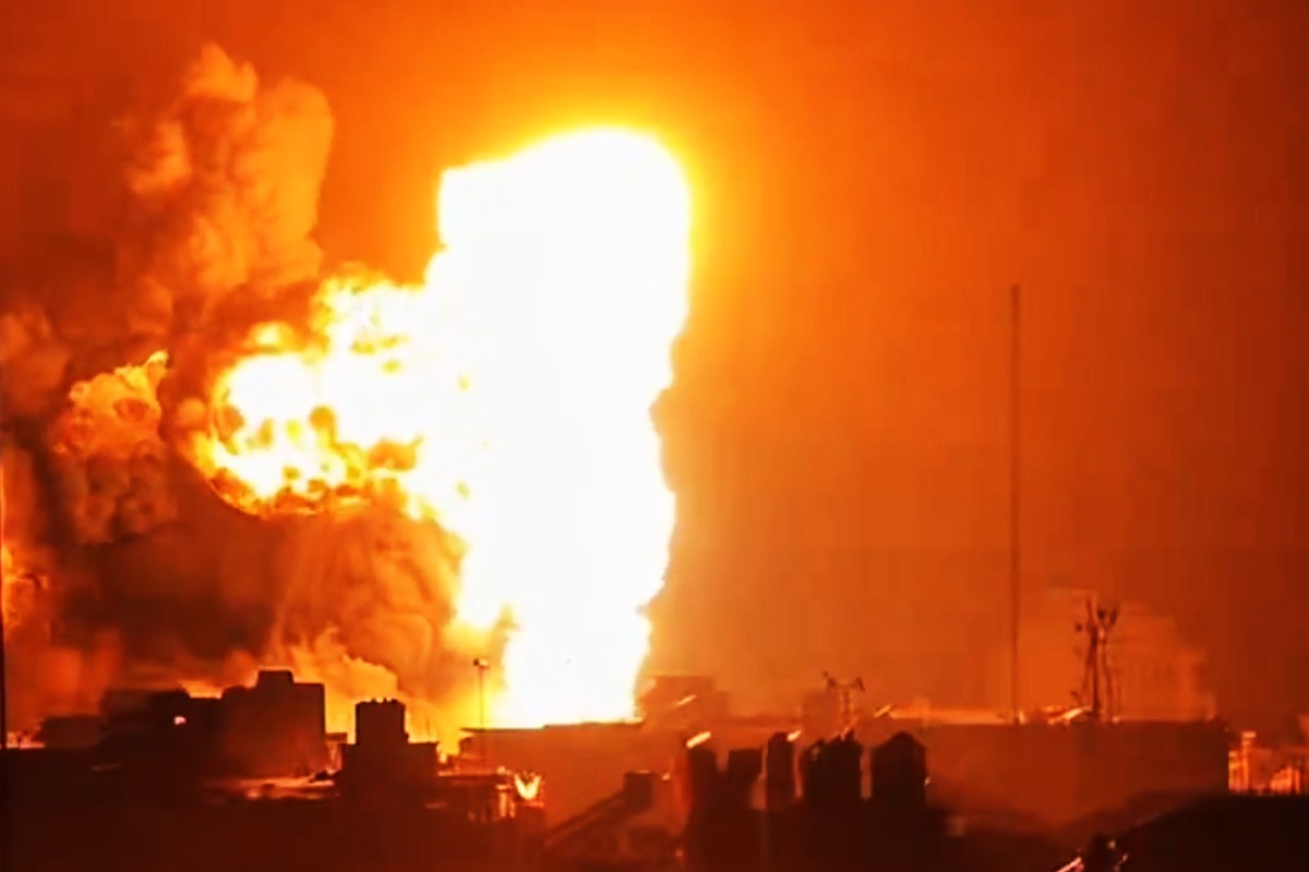 Lupte în Orient, ziua 14: Un avion al SUA de realimentare Boeing KC-135 Stratotanker s-a prăbușit în Irak. Iranul a atacat o bază cu militari francezi