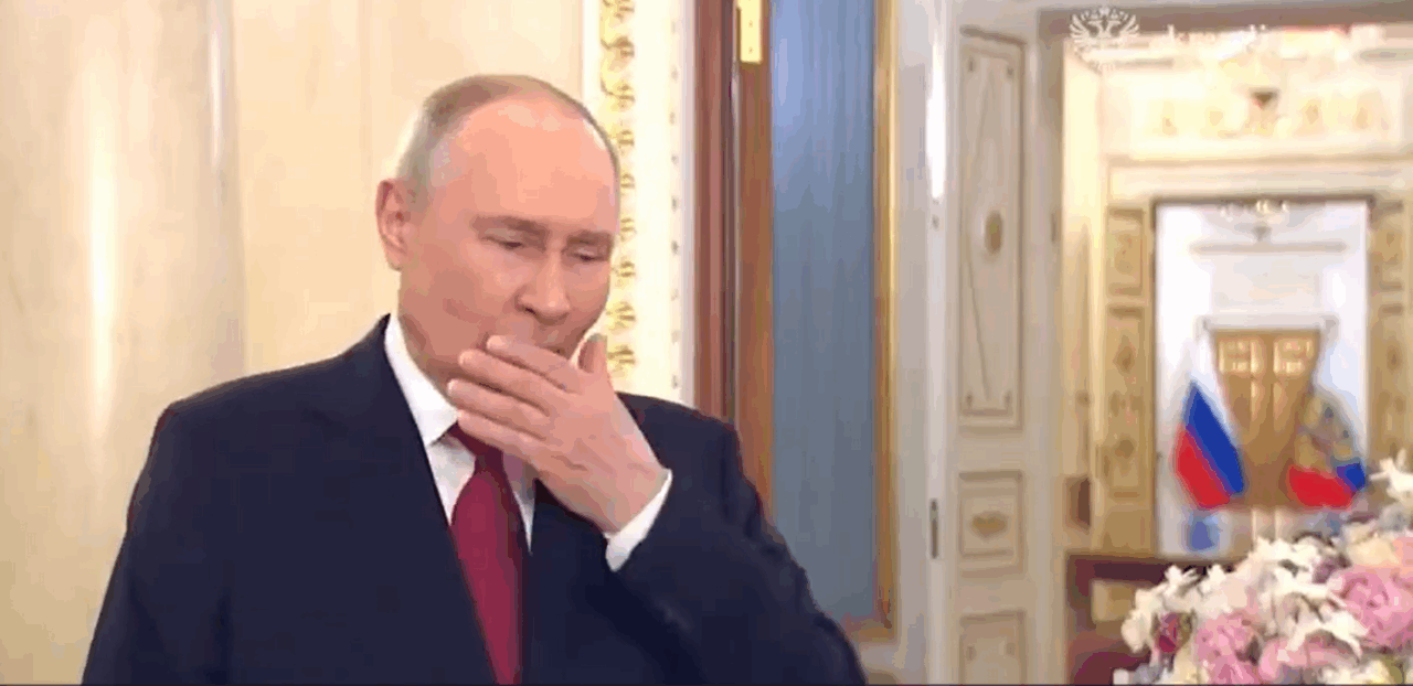 Vladimir Putin, criză de tuse în fața camerelor de filmat. Kremlinul publică accidental o secvență din discursul președintelui rus de Ziua Femeii