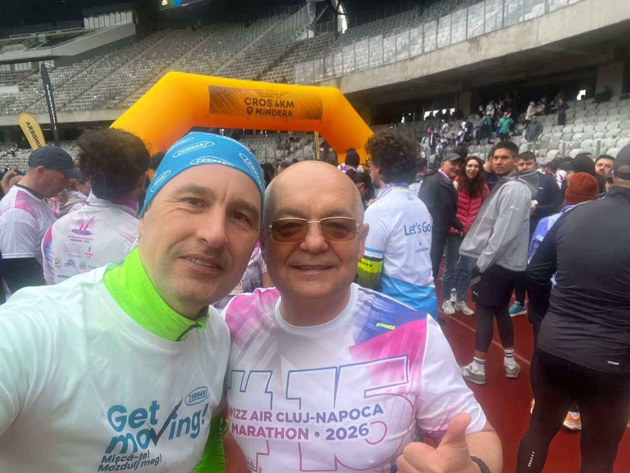 Vicepremierul Tanczos Barna şi primarul Emil Boc au alergat la maratonul din Cluj cu alţi 9.000 de sportivi
