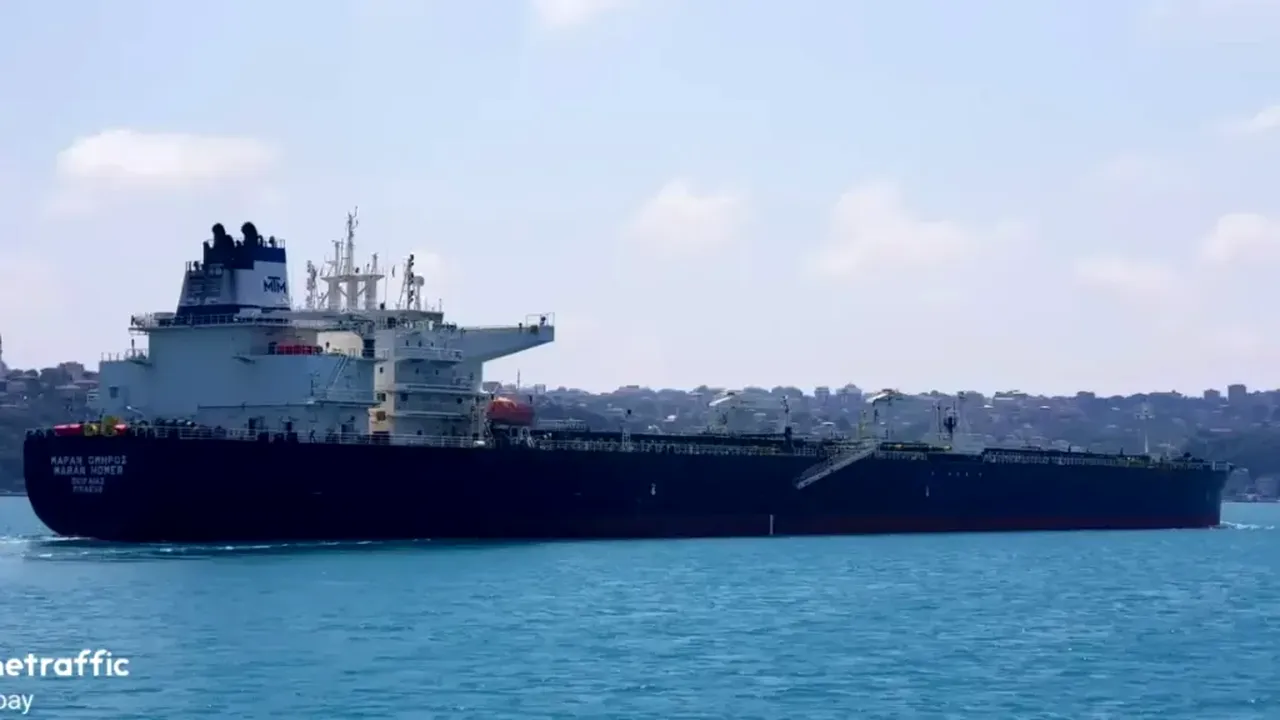 Un petrolier grec, atacat de o dronă în Marea Neagră. La bord se afla și un marinar român