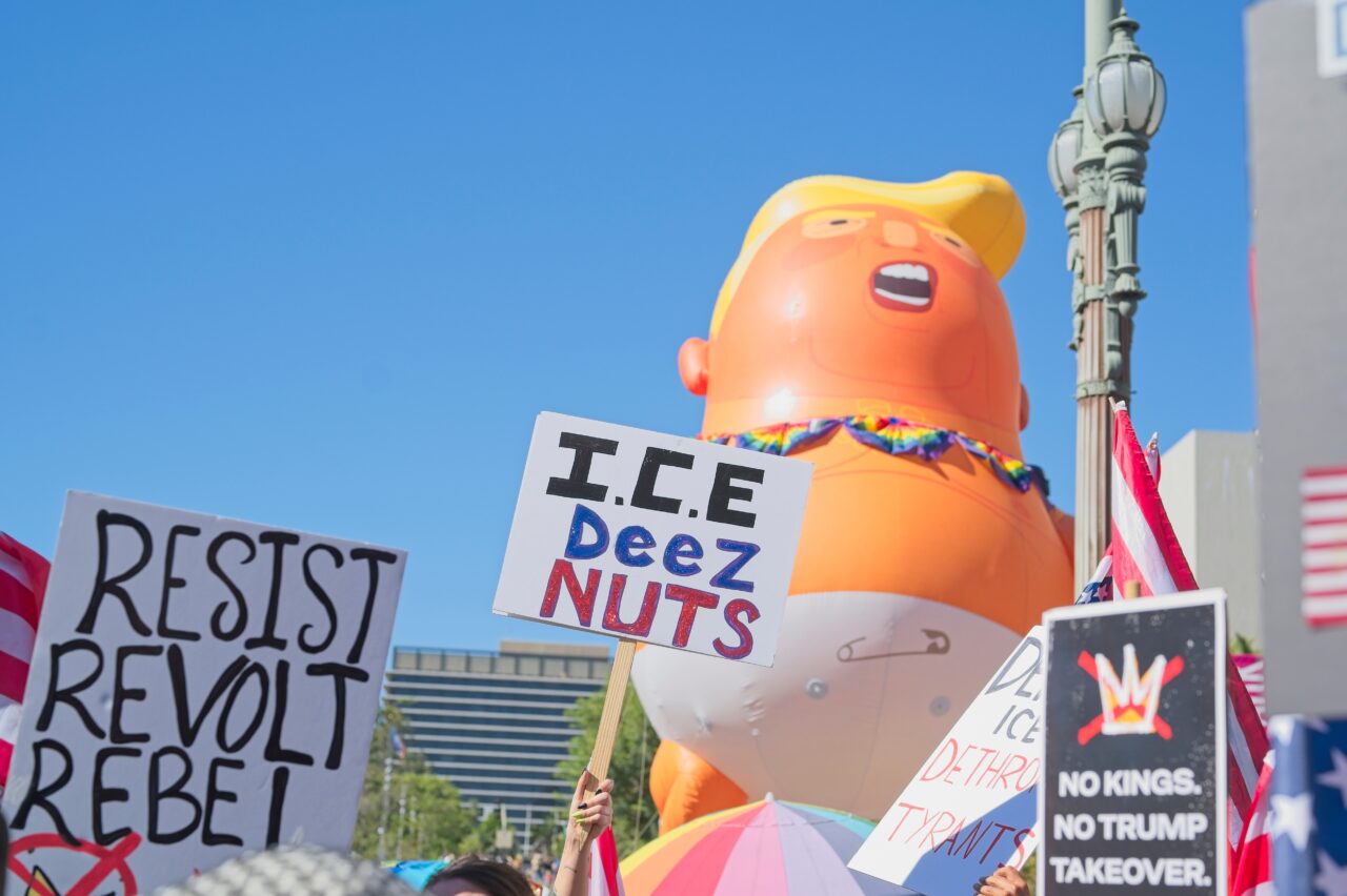 „Fără Regi”. Proteste masive anti-Trump în America. Sunt cele mai mari mișcări de stradă de la manifestațiile împotriva războiului în Irak din 2003