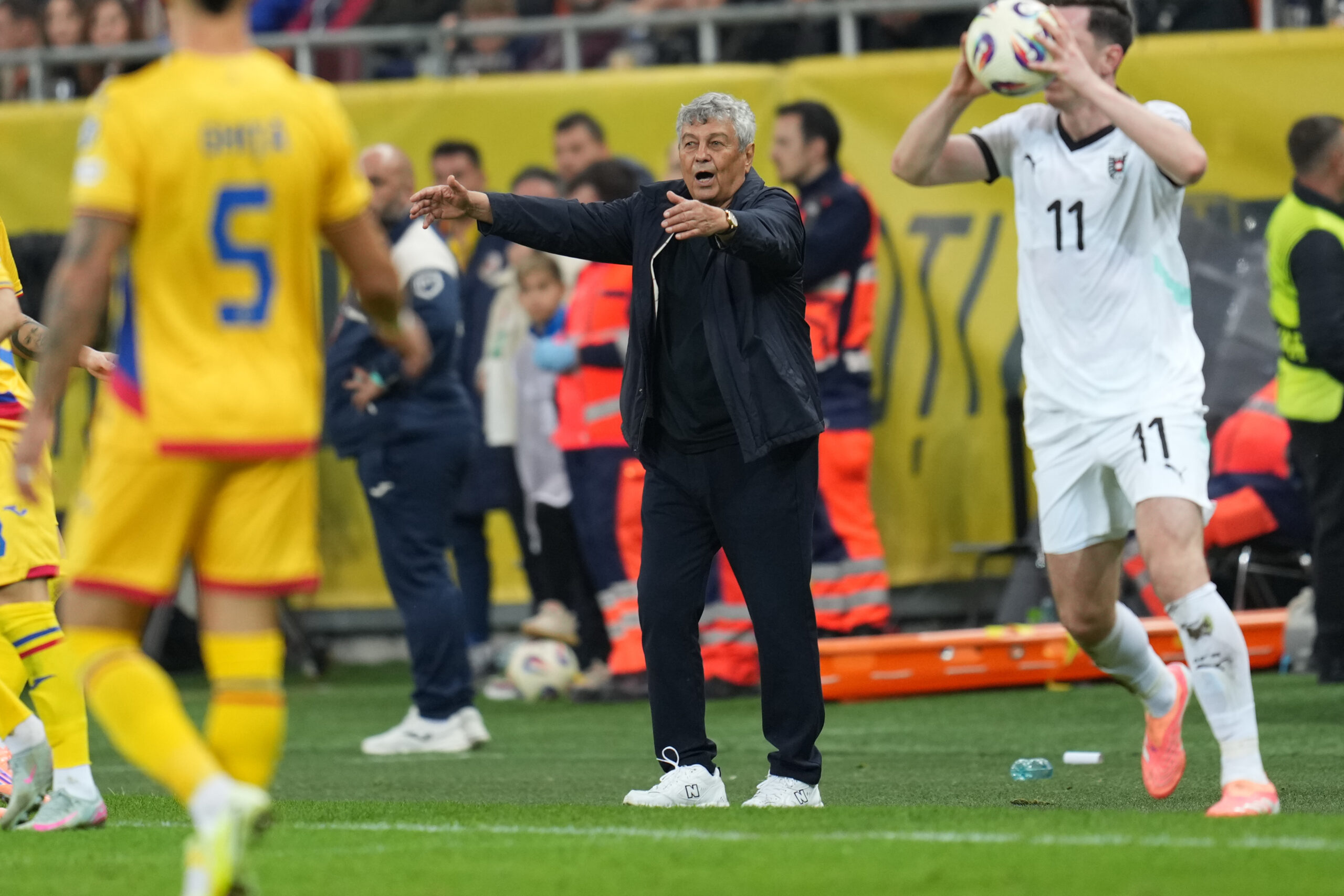 Mircea Lucescu, antrenorul echipei nationale de fotbal a Romaniei (FOTO - ARHIVĂ)