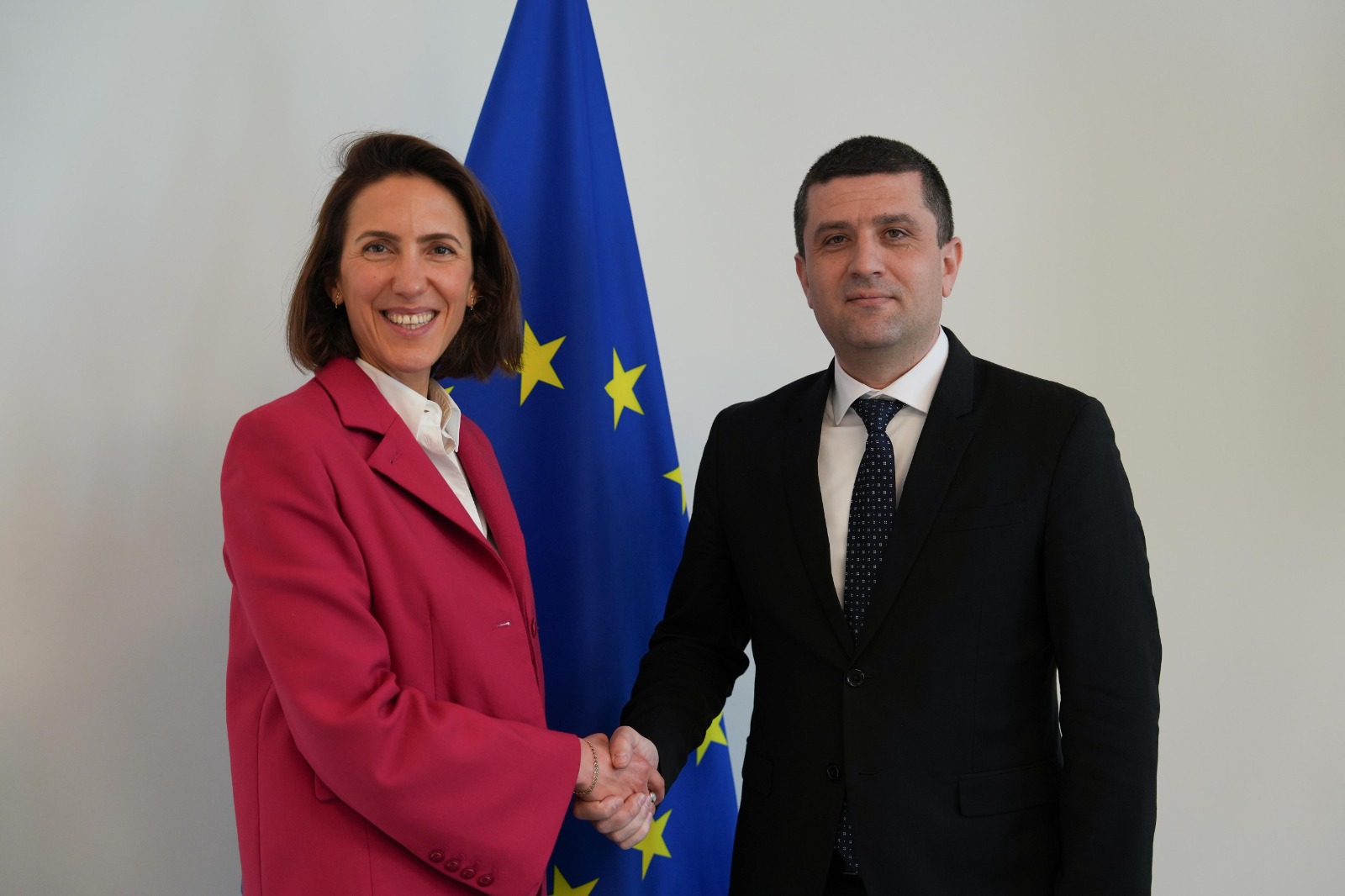 Miruță s-a întâlnit cu președinta PE, Roberta Metsola