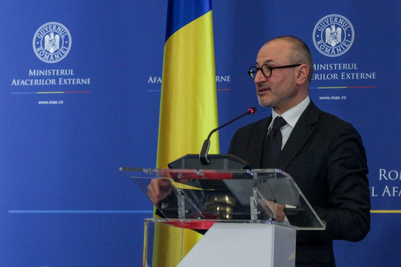 Ce răspunde MAE la întrebarea privind locurile goale din avionul care a plecat din Dubai