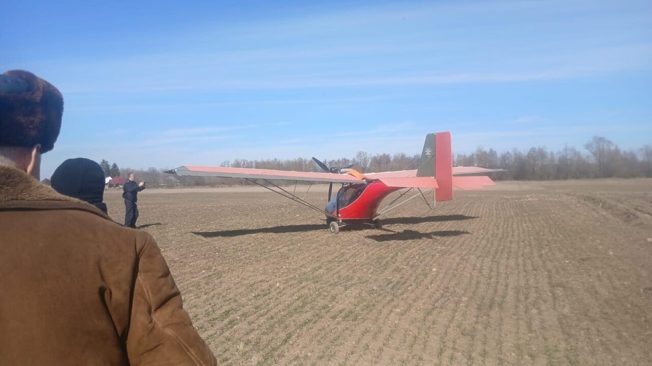 Un tânăr a fugit cu un avion din Ucraina și a aterizat la Suceava: a vrut să scape de mobilizare și s-a ales cu dosar penal