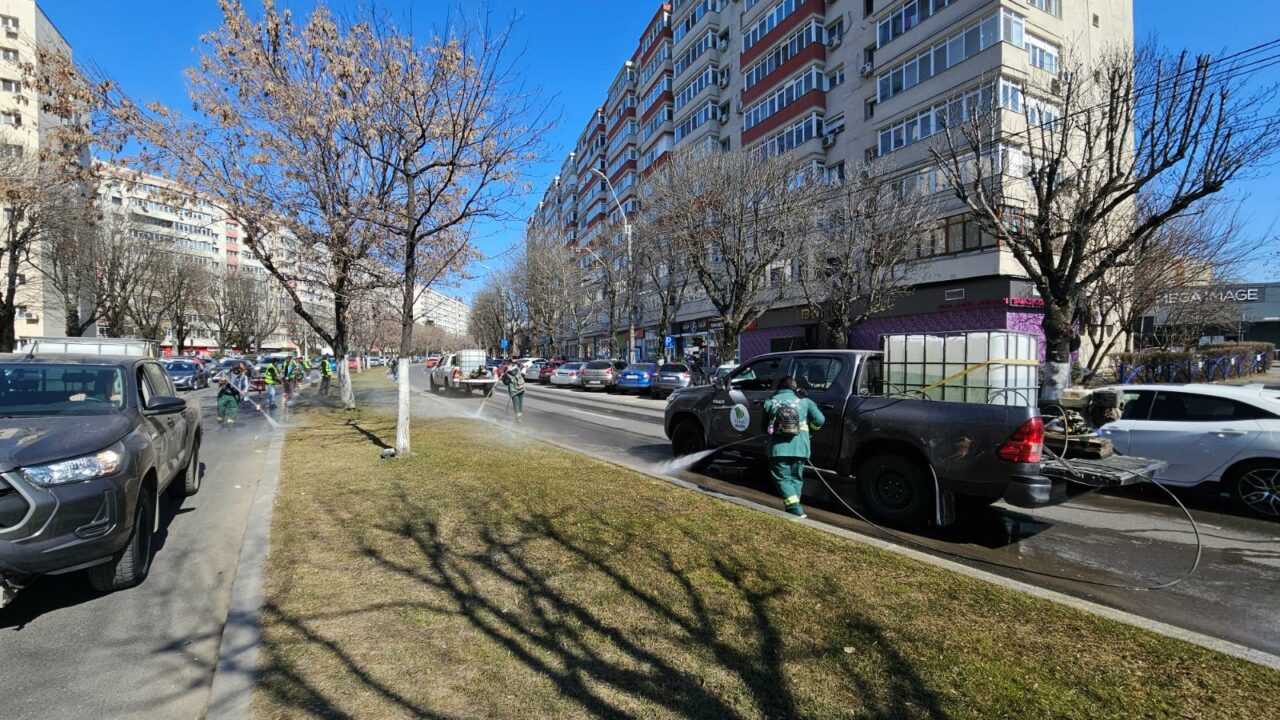 (P) Rezultatele din prima săptămână a campaniei de curățenie generală în Sectorul 4. Au fost reparate peste jumătate din gropile de pe bulevarde