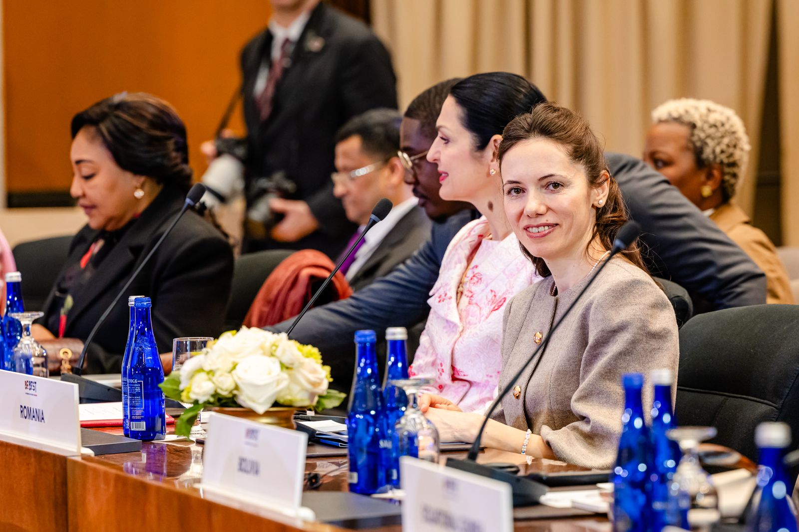 Ce i-a transmis Nicușor Dan Mirabelei Grădinaru după participarea la Summitul Melaniei Trump. Dezvăluirea făcută de partenera președintelui