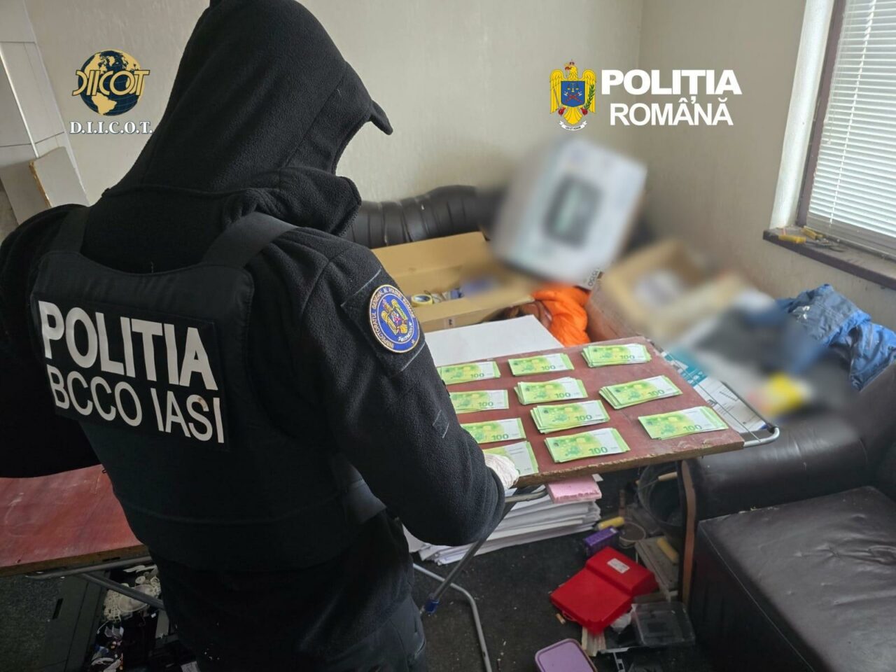 Trei români au fost reținuți de DIICOT, autoritățile au descoperit o fabrică de bani falși în județul Suceava