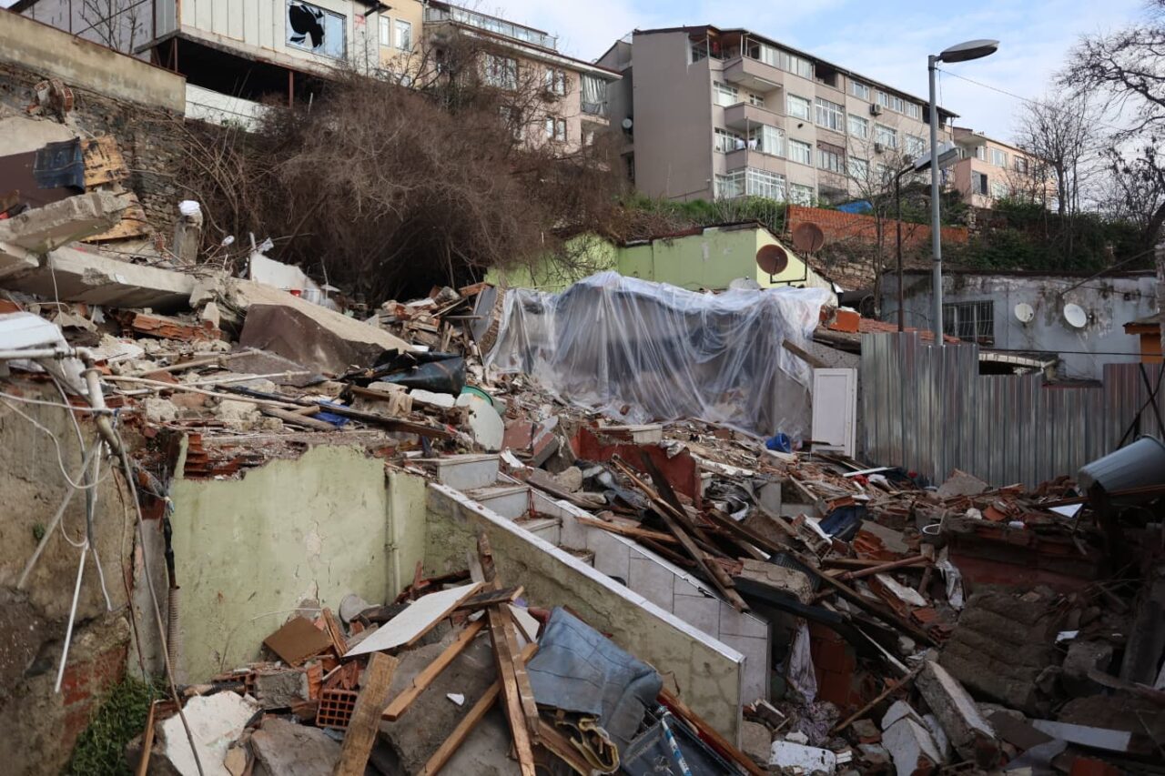 Cum arată acum locul exploziei care a zguduit centrul Istanbulului în urmă cu trei zile. Gândul publică imagini exclusive