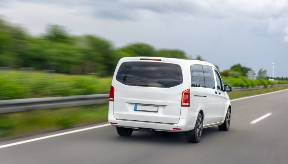 (P) Cât rezistă suspensia dubei fără perne ajutătoare auto și ce pierzi dacă amâni