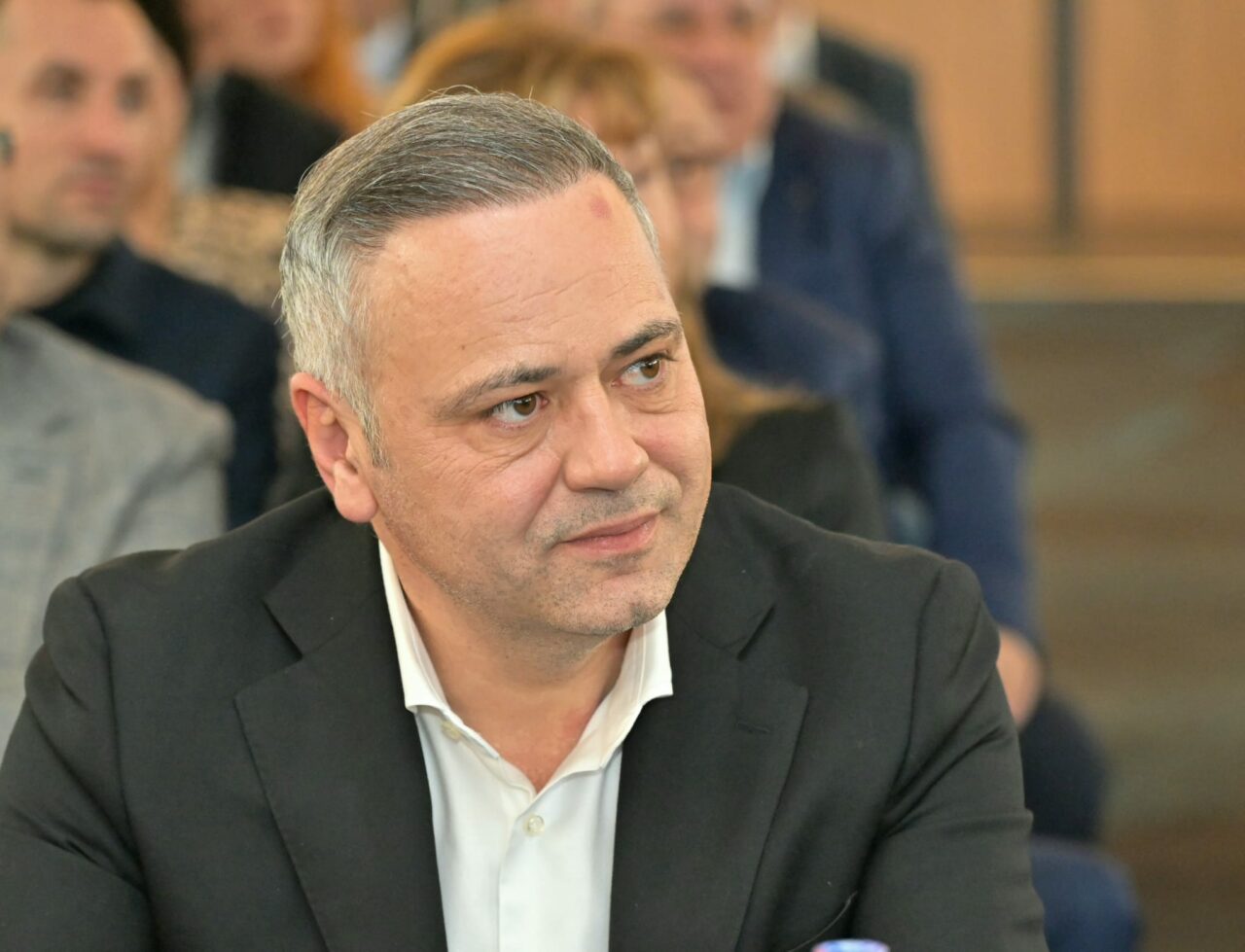 Coaliția de guvernare a decis plafonarea adaosului comercial la alimentele de bază. Florin Barbu: „Protejează puterea de cumpărare a românilor”