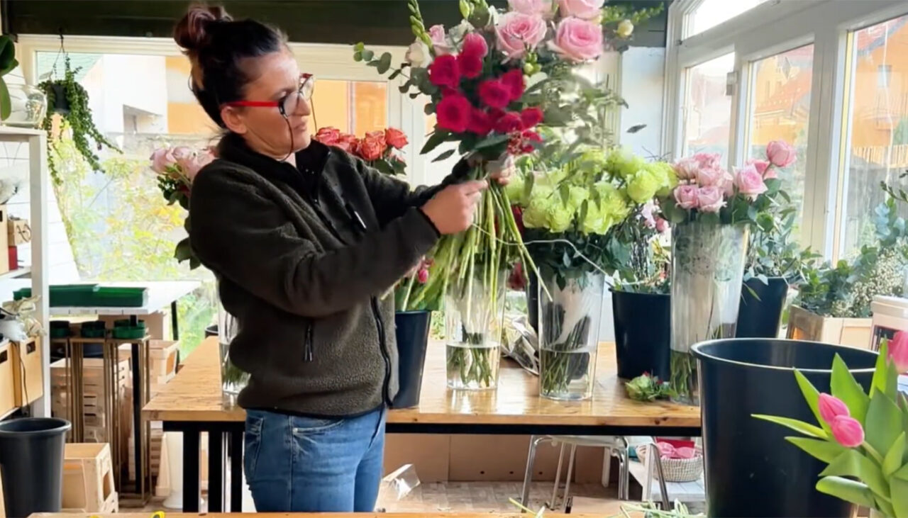 Ce salarii au florăresele de la Magnolia, Floria, Iris, Maison d’Or, OK Flora si Florăria Magheru. Cine câștigă mai mult acum, în 2026