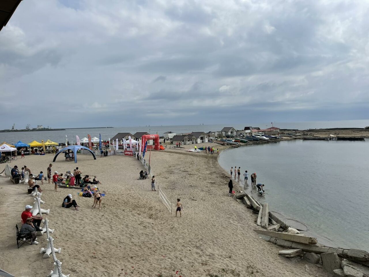 Fără nudism anul acesta la 2 Mai. Ce se întâmplă acum pe plajele de lângă Mangalia și cum se face legătura cu Vama Veche