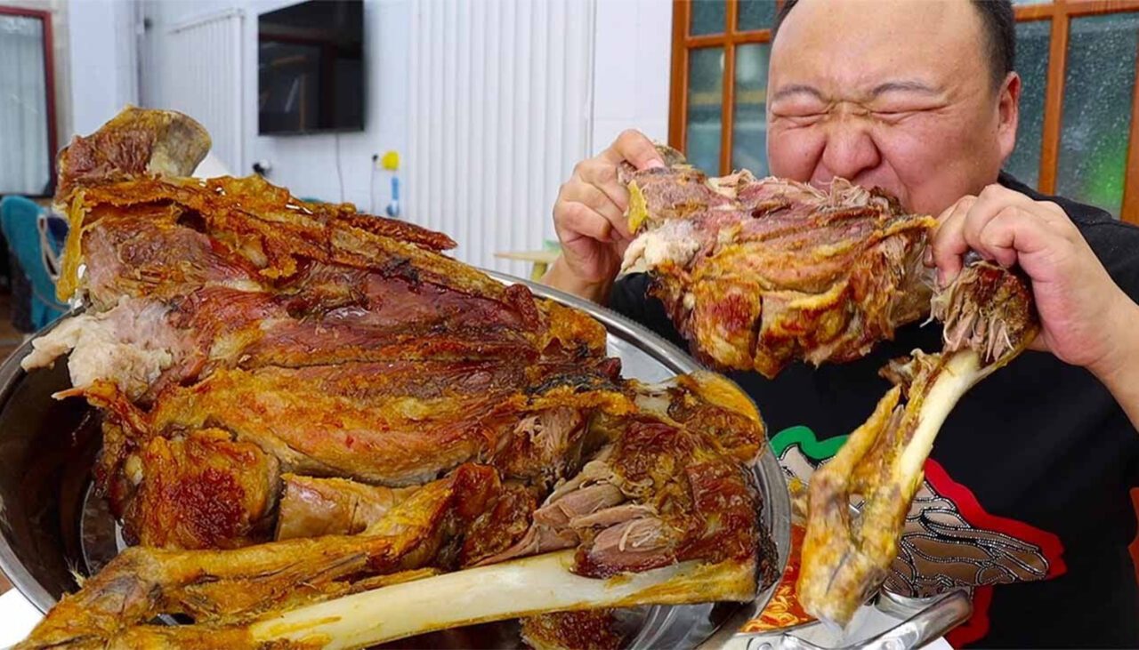 Persoanele care nu ar trebui să mănânce carne de miel, potrivit experților în nutriție. Mulți români nu știu acest lucru