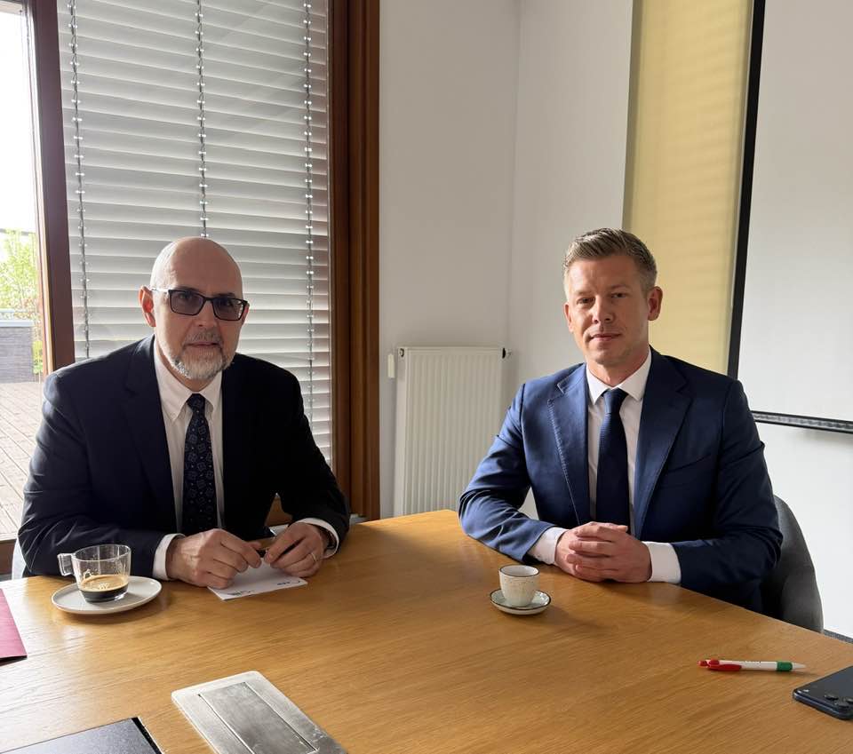 Kelemen Hunor s-a întâlnit cu Péter Magyar la Budapesta: „Am convenit că vom lăsa trecutul în urmă”