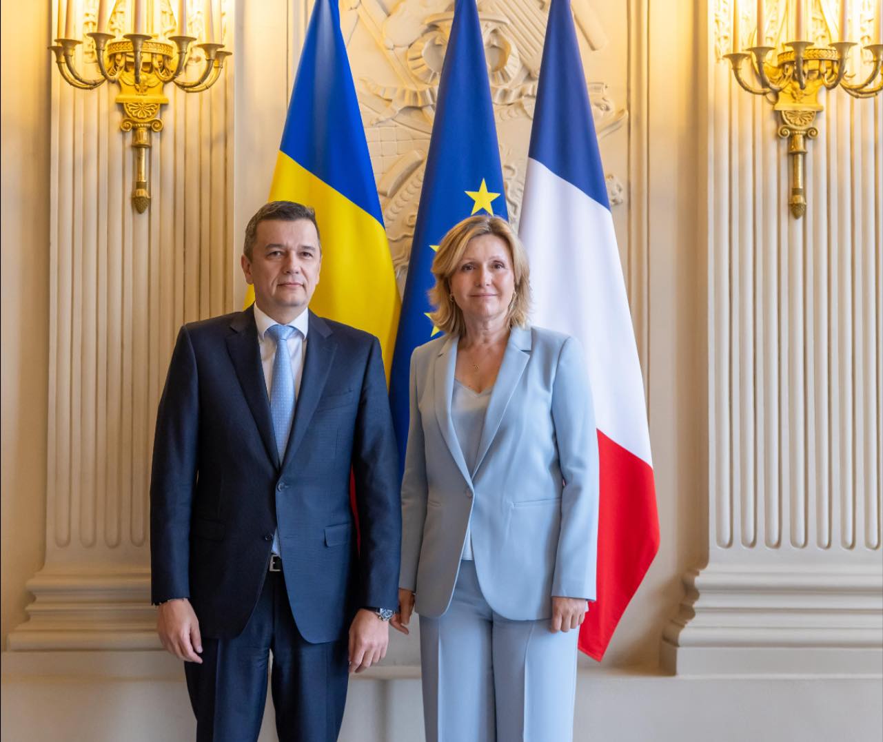 Grindeanu, „discuții constructive” cu președinta Adunării Naționale a Franței. Ce subiecte au punctat cei doi