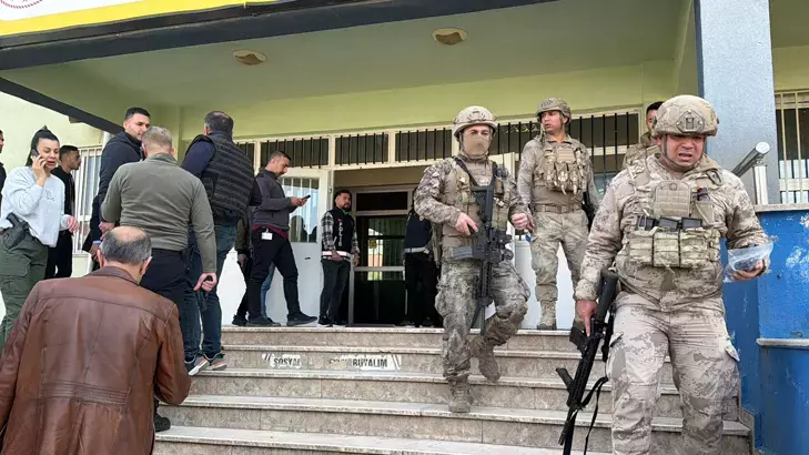 Atac armat într-un liceu din Turcia. 16 persoane au fost rănite după ce un adolescent a deschis focul cu o pușcă de vânătoare