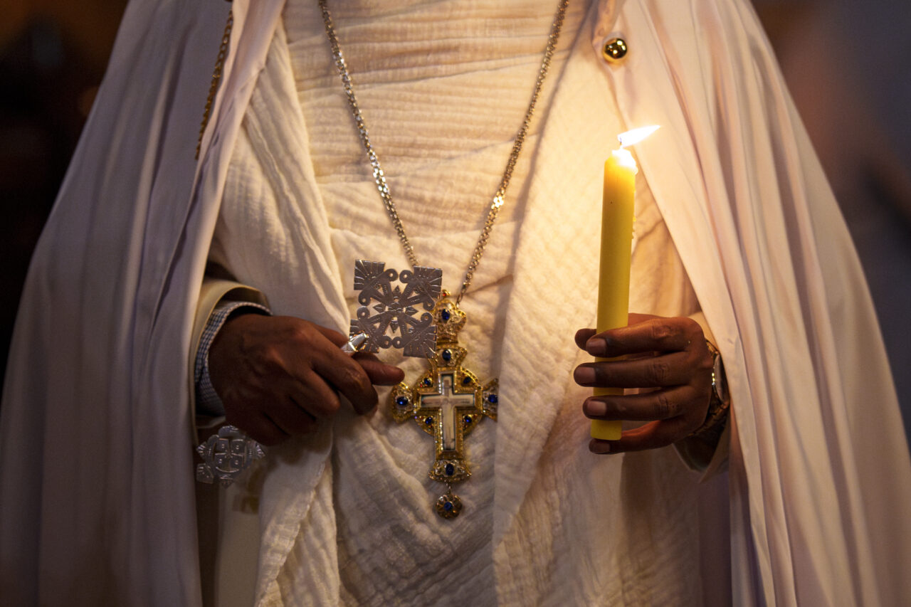 Sfânta Lumină vine de la Ierusalim cu o cursă specială. Cum a obținut Patriarhia culoar de zbor în plin conflict în Orientul Mijlociu