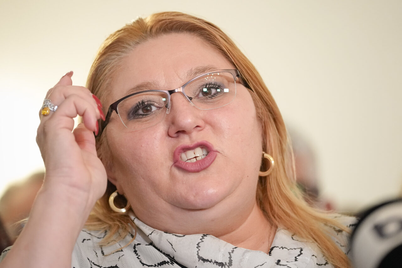 Șoșoacă, mesaj pentru PSD, USR și Bolojan: „Nu mă mai sunați, nu îmi mai sunați parlamentarii”