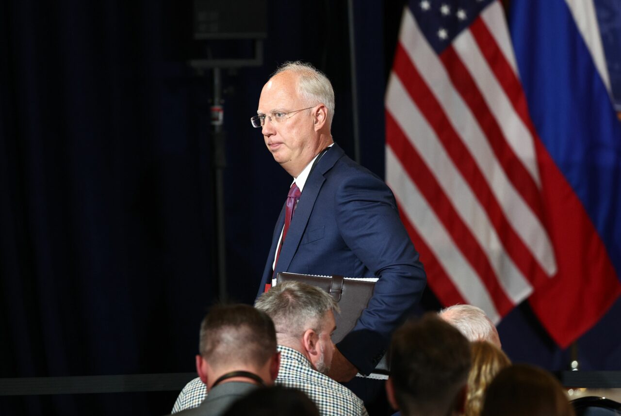 Emisarul lui Putin, negocieri secrete în SUA. Discuții cu apropiații lui Trump despre o posibilă pace în Ucraina