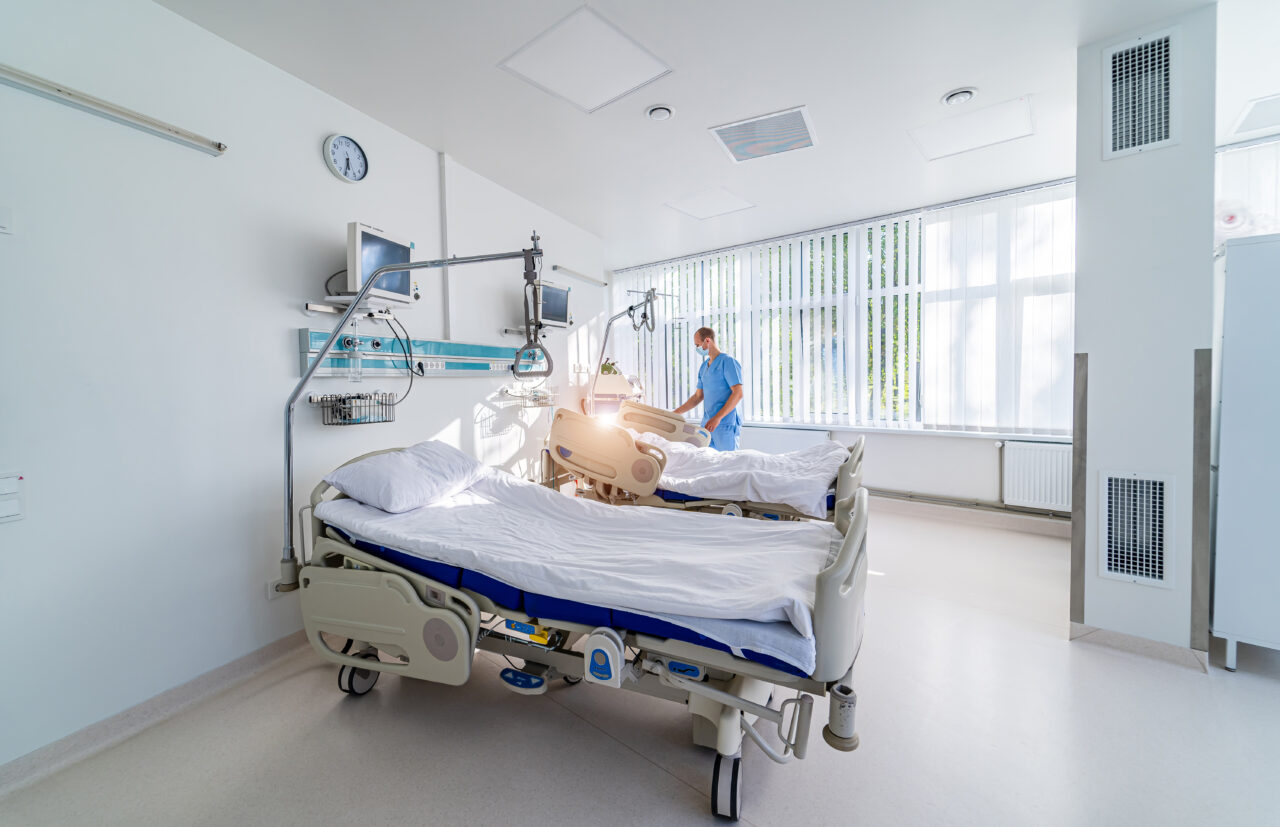 Șeful CNAS explică reducerea numărului de paturi din sistemul sanitar: „Nu ne dorim închiderea spitalelor, ci adaptarea lor la realitate”