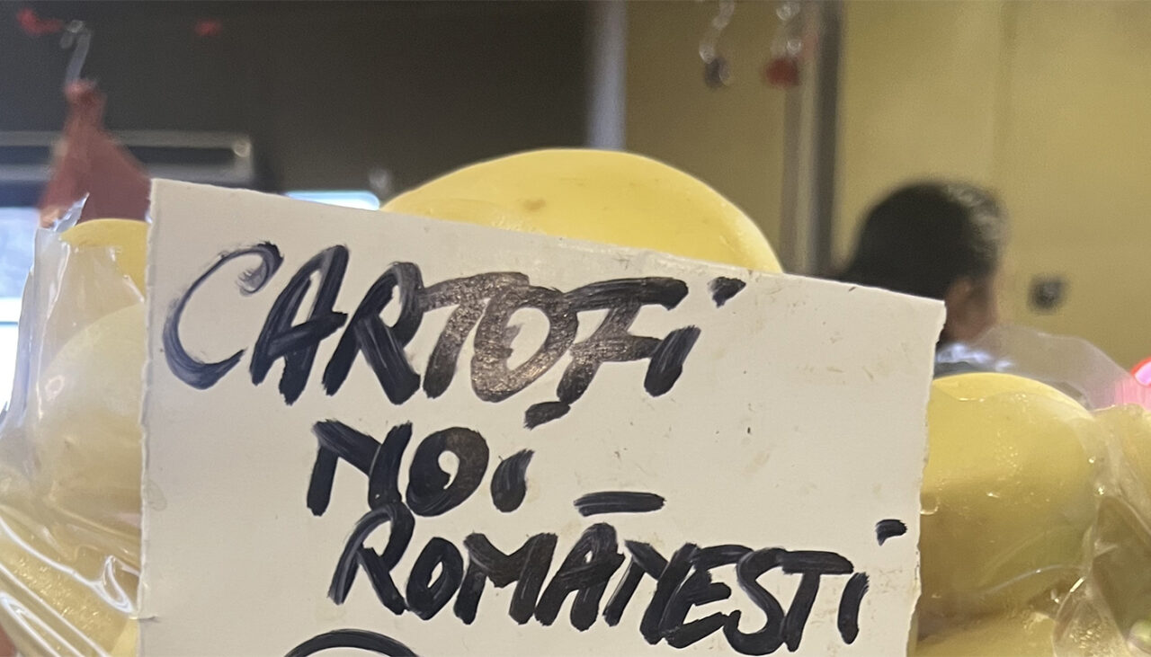 Au apărut cartofii noi românești. Suma uriașă cu care se vinde 1 kilogram, în Piața Obor din București